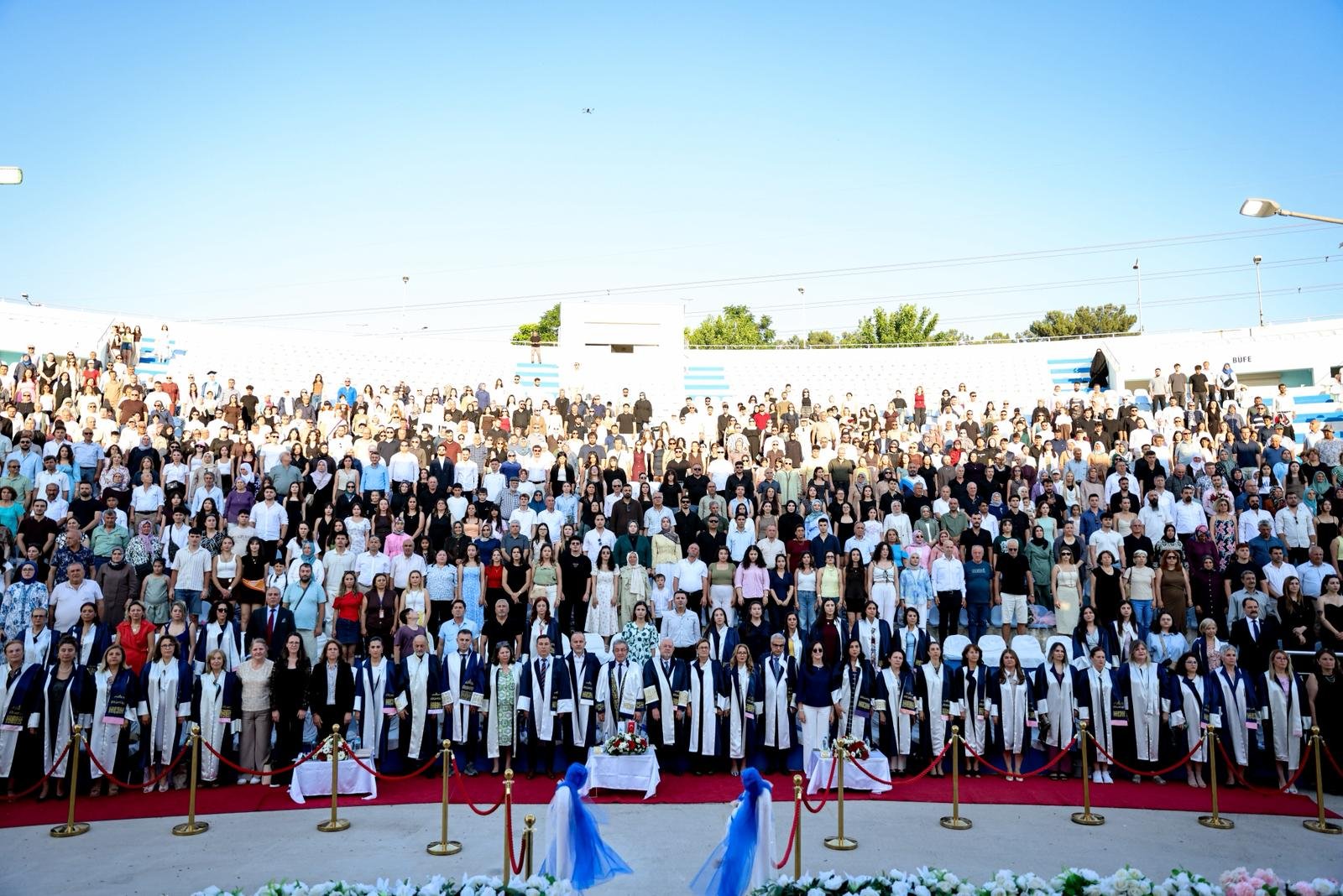 DEÜ Hemşirelik Fakültesinde Mezuniyet Coşkusu